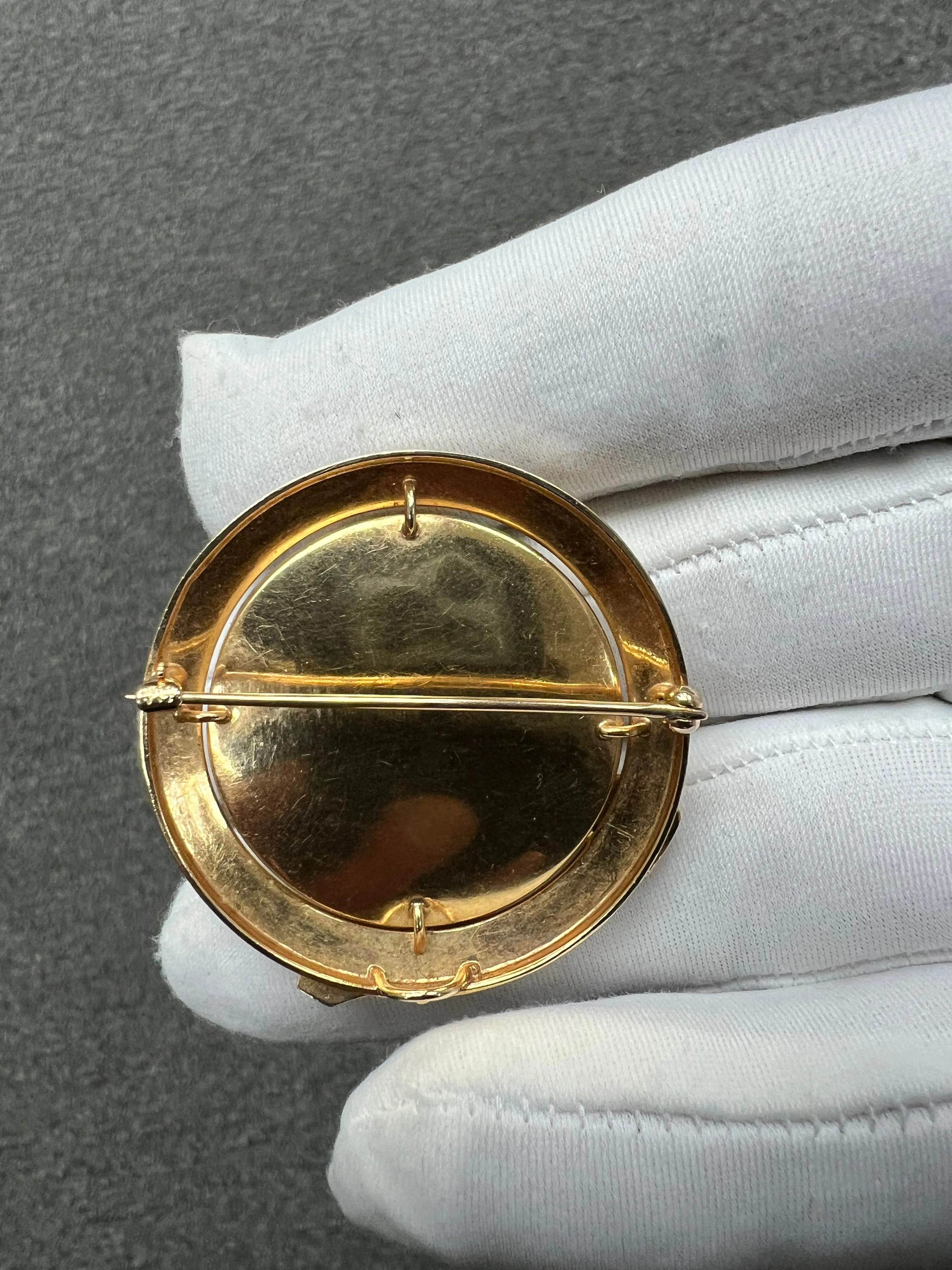 1930s Bulldog Essex Crystal 14k Yellow Gold Brooch