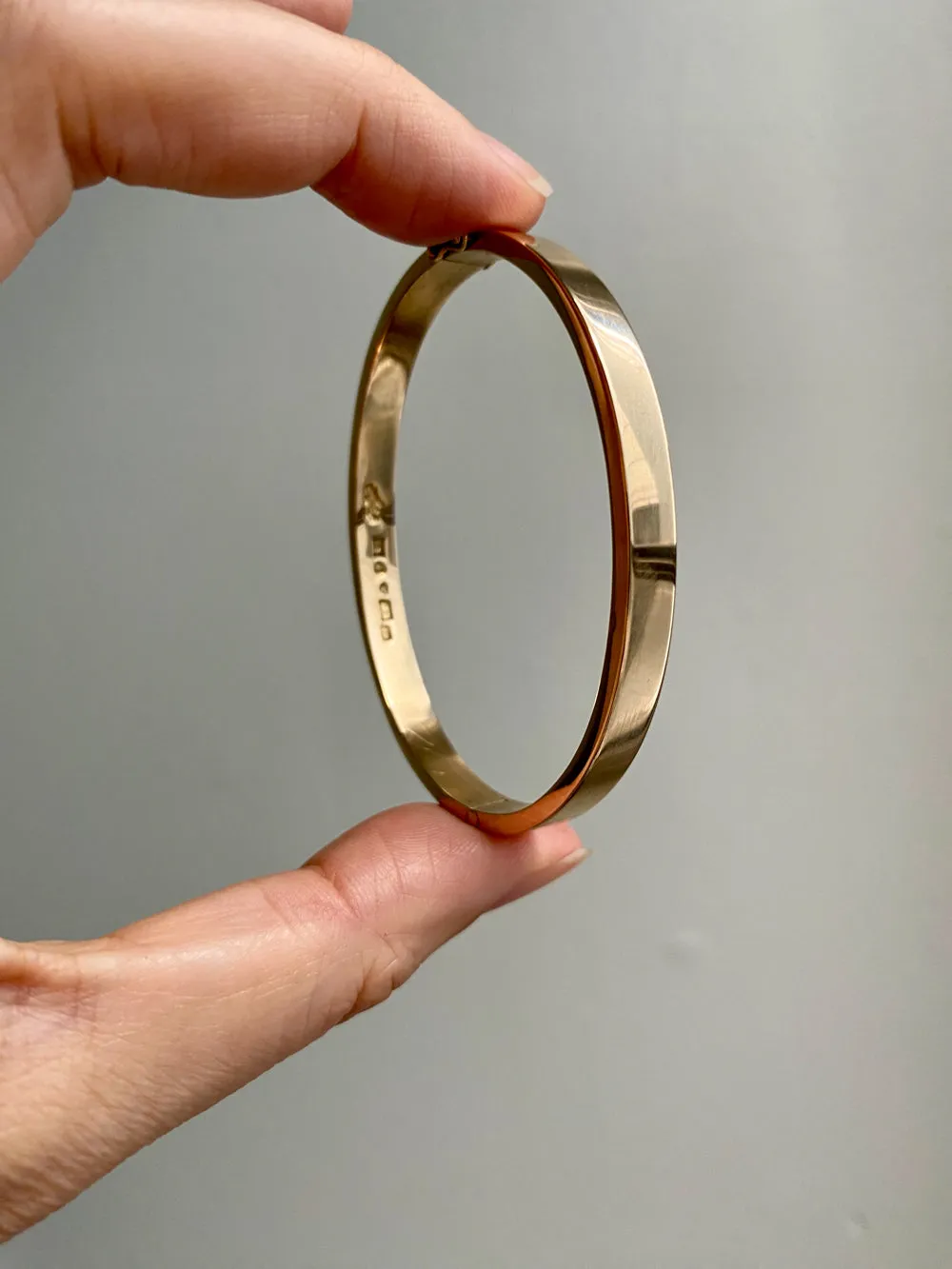 1940s era Modernist Swedish 18k Gold Hinged Bangle - maker Stigbert - 6.8 inch