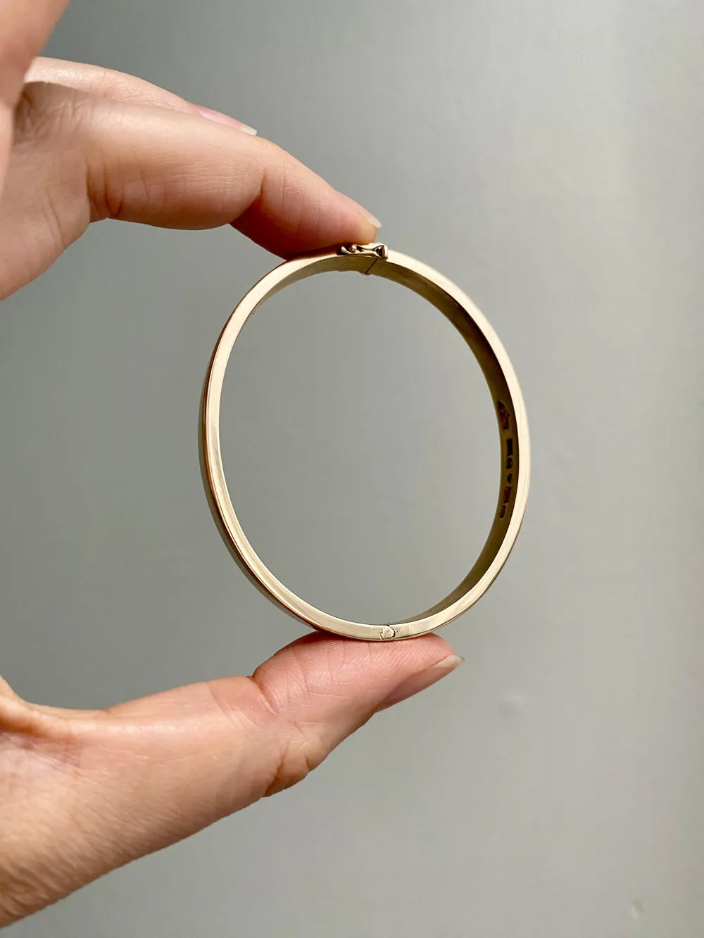 1940s era Modernist Swedish 18k Gold Hinged Bangle - maker Stigbert - 6.8 inch