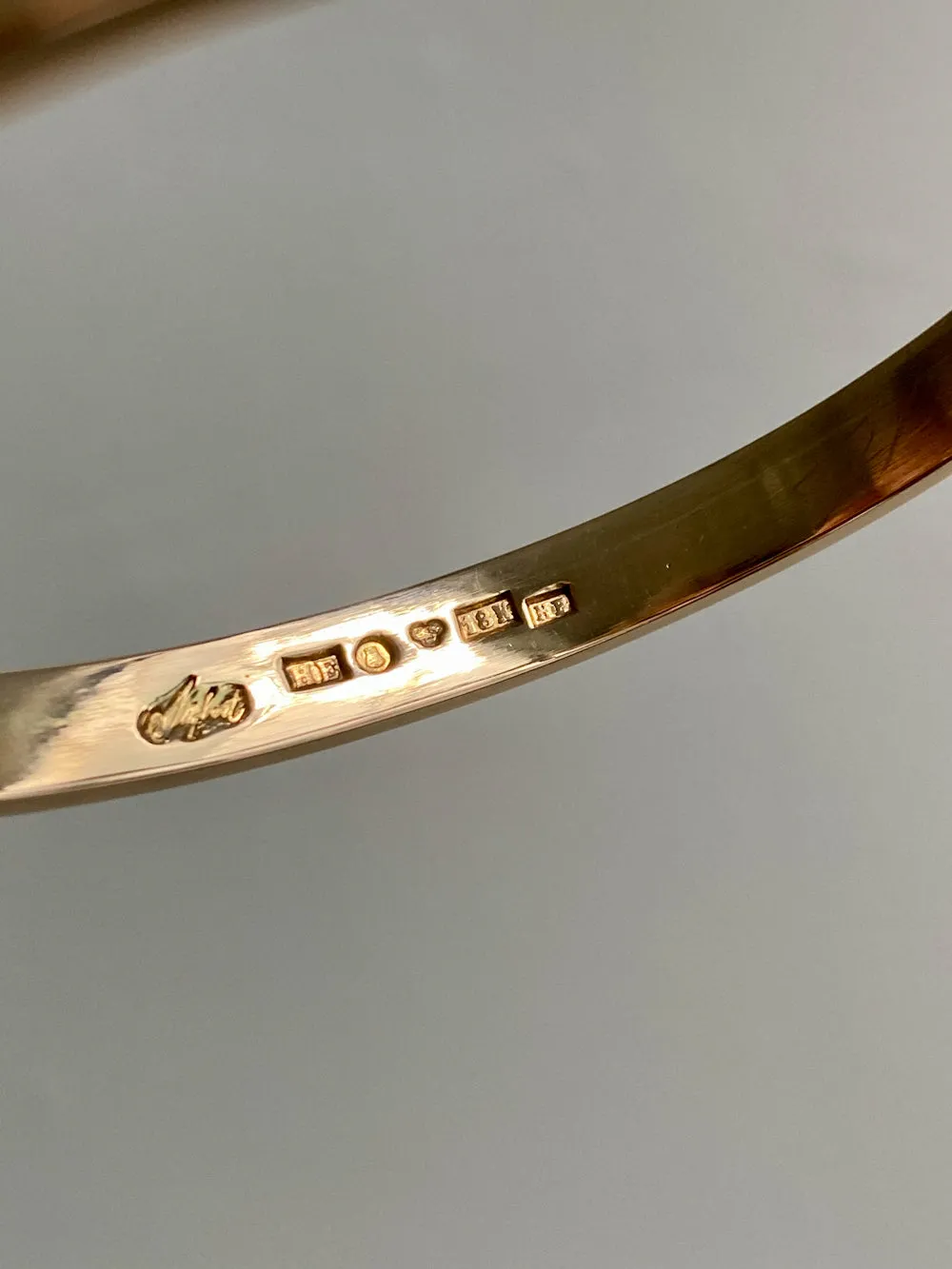 1940s era Modernist Swedish 18k Gold Hinged Bangle - maker Stigbert - 6.8 inch