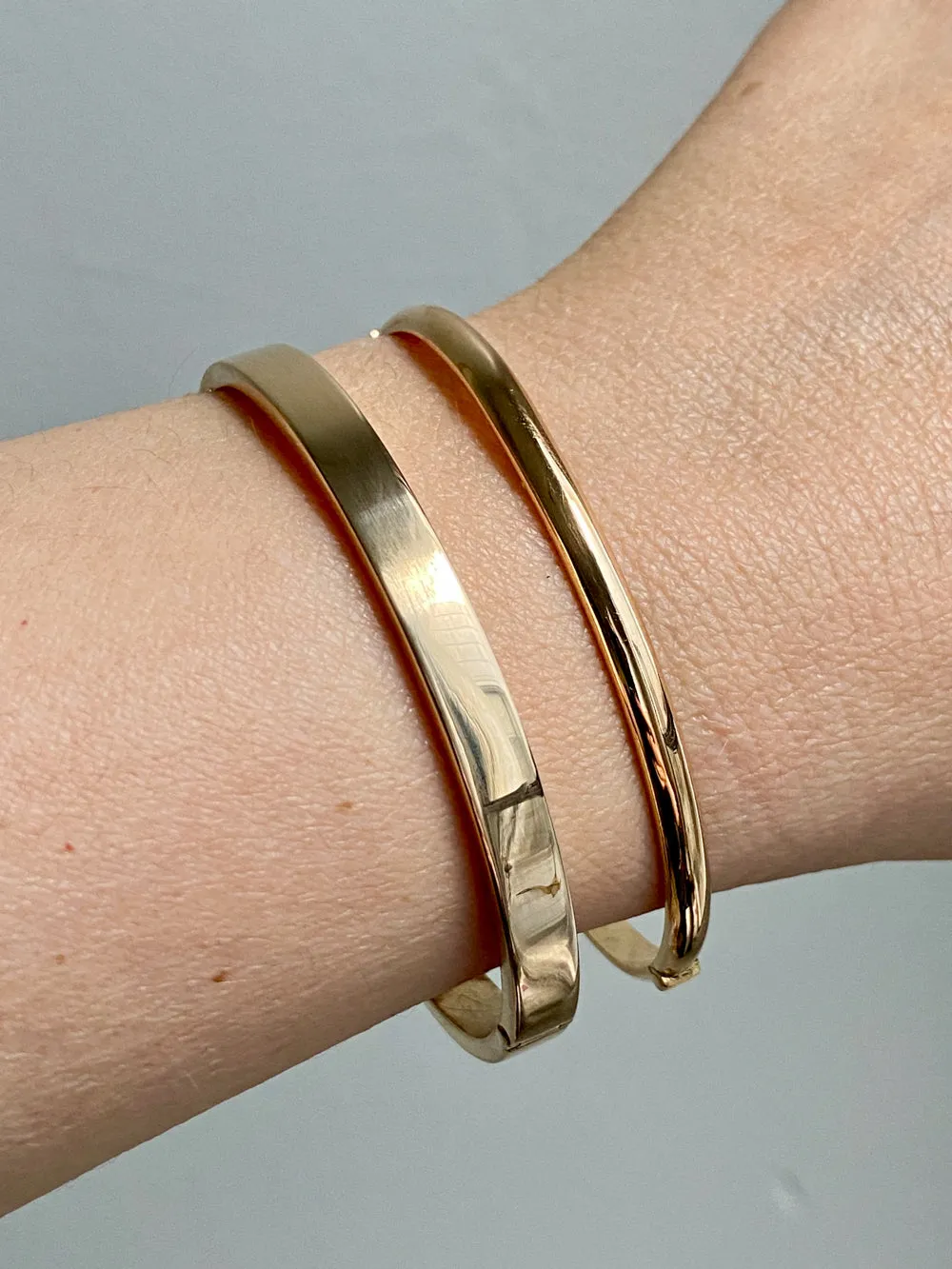 1940s era Modernist Swedish 18k Gold Hinged Bangle - maker Stigbert - 6.8 inch