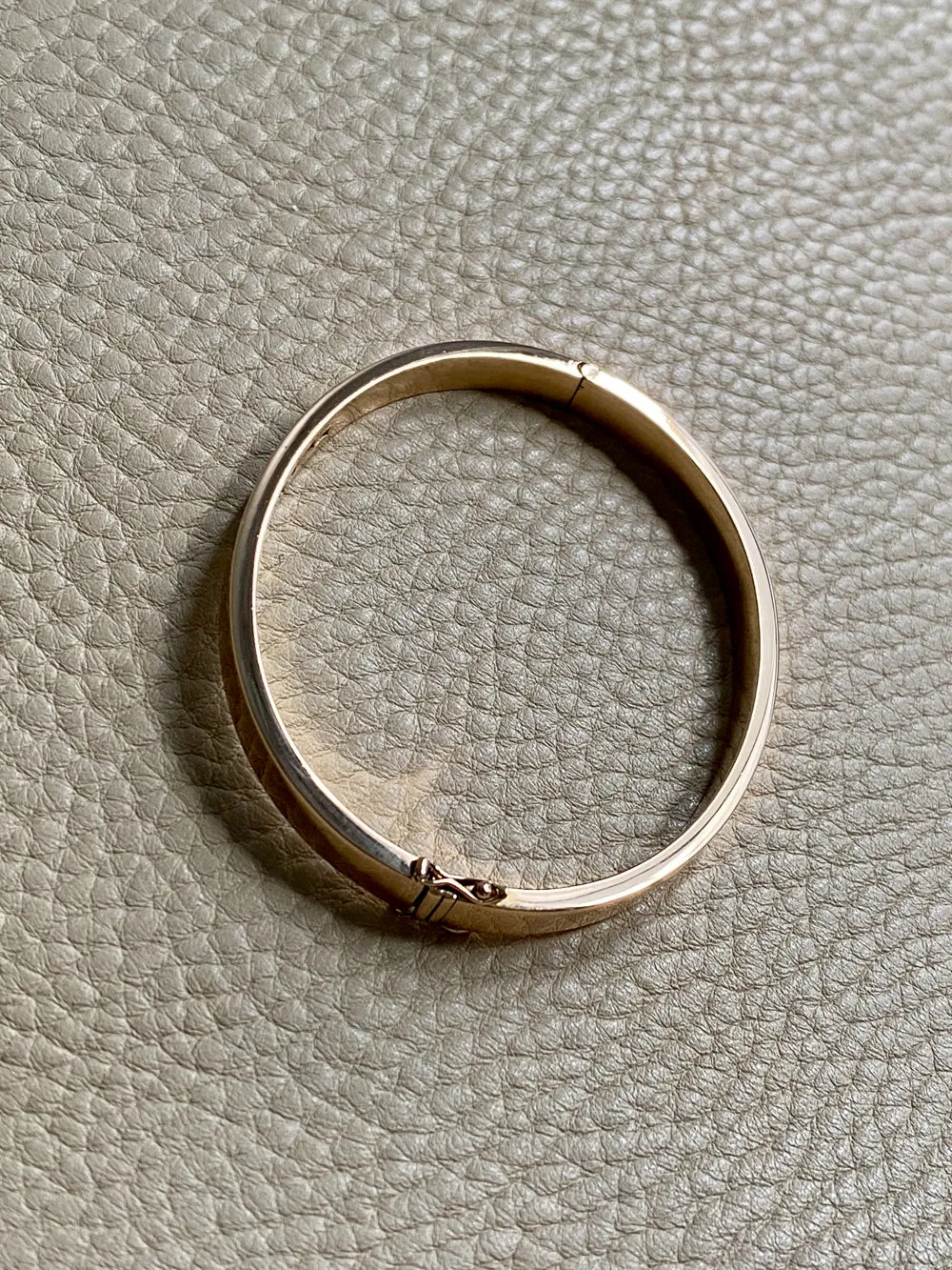 1940s era Modernist Swedish 18k Gold Hinged Bangle - maker Stigbert - 6.8 inch
