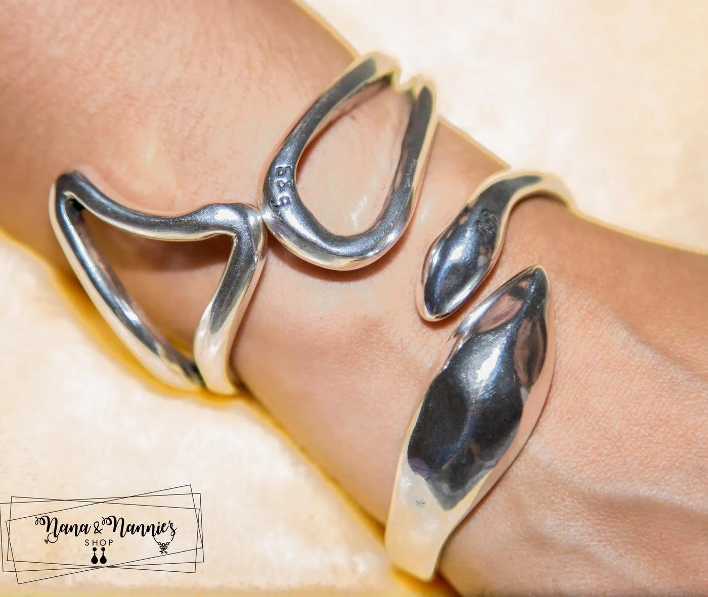 B&G bangle