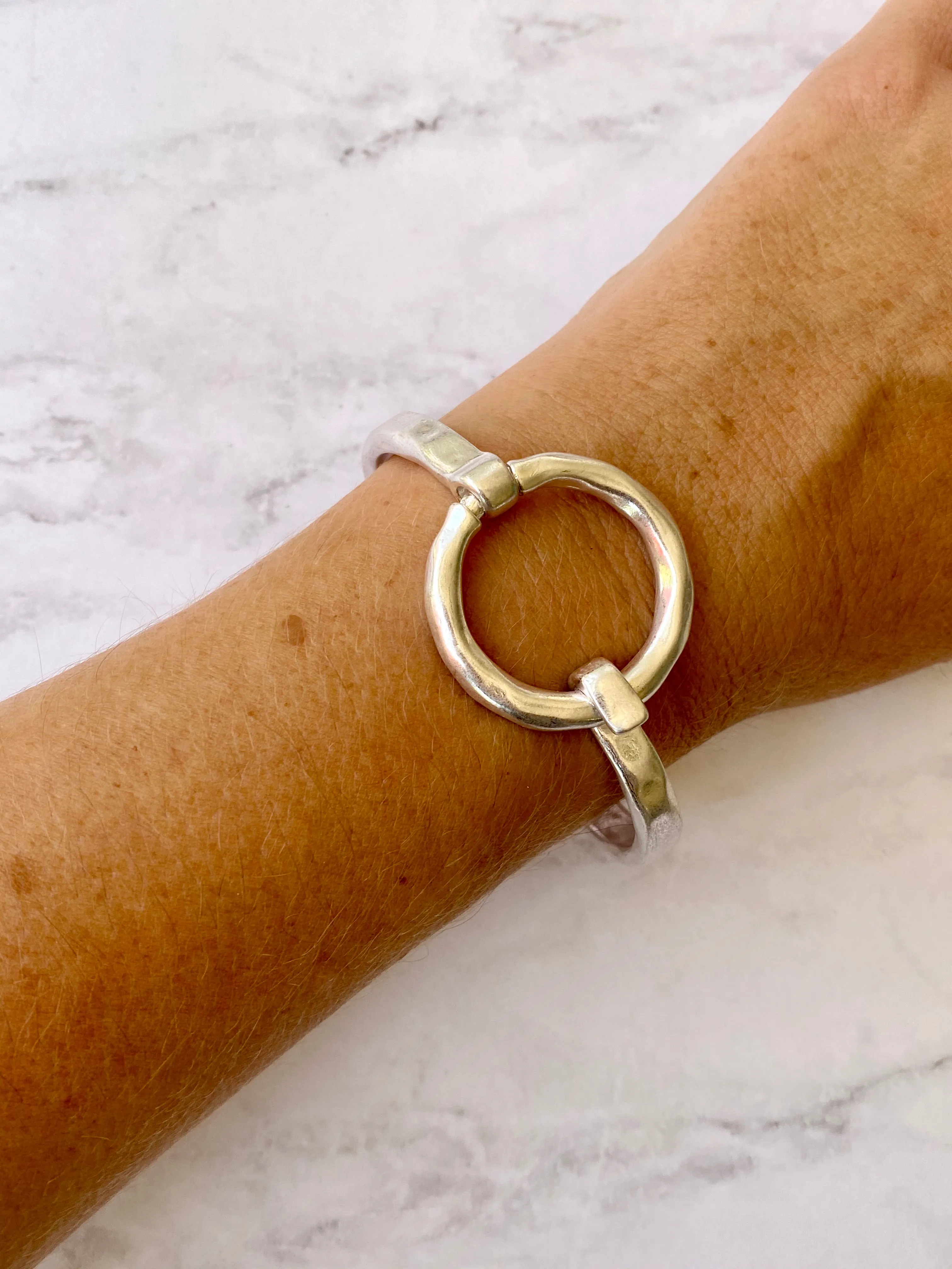 BL10 O Hoop bangle