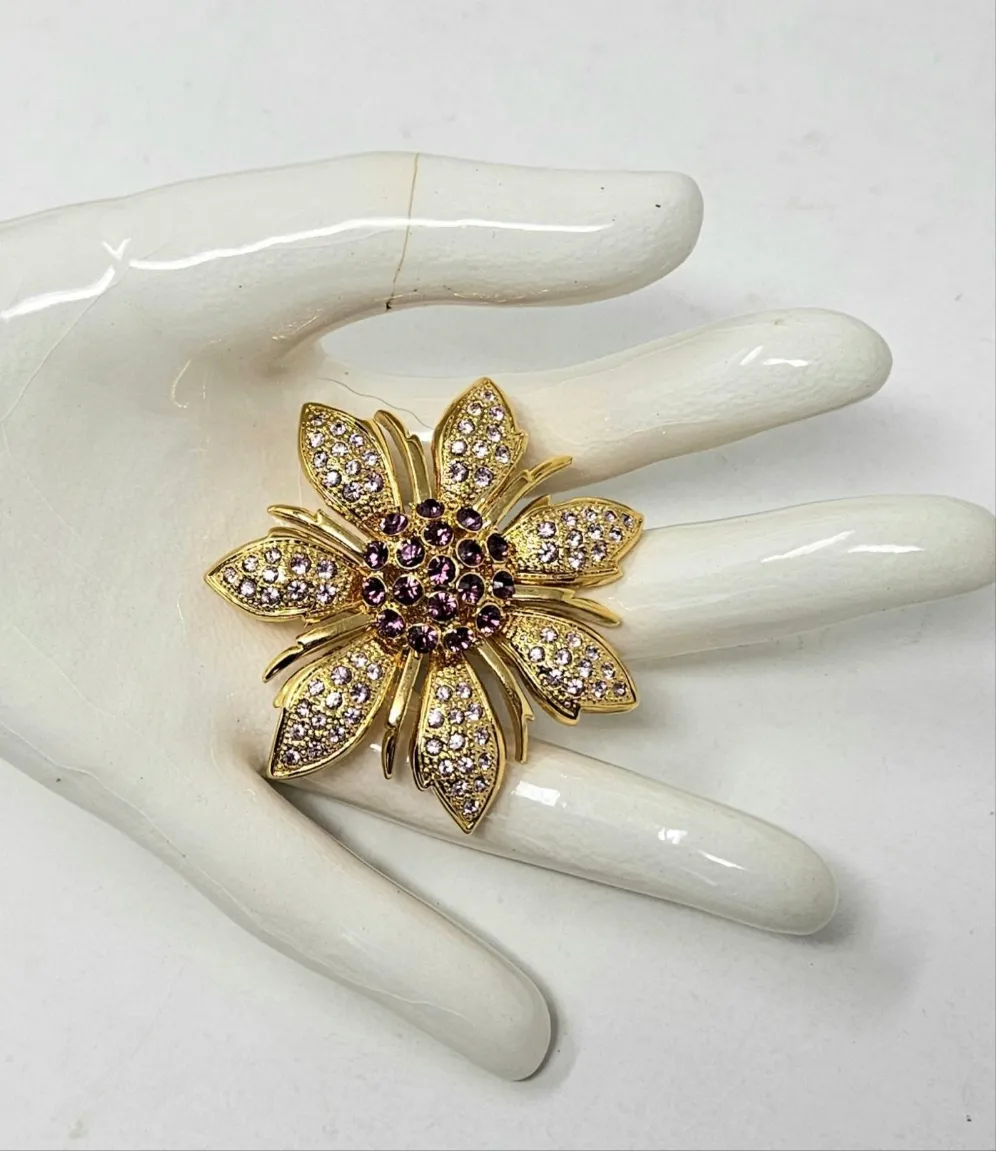 Brooch / Pin, Purple Rhinestones Flower, Large Purple Center & Lilac Petals, Gold-Tone