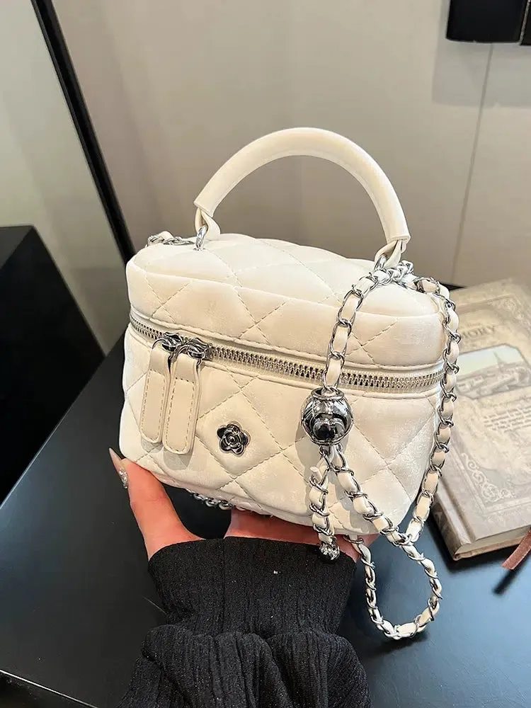 Chain Strap Quilted Bucket Shaped Bag