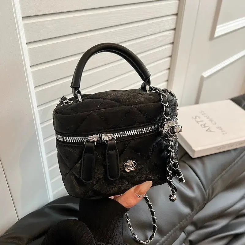 Chain Strap Quilted Bucket Shaped Bag