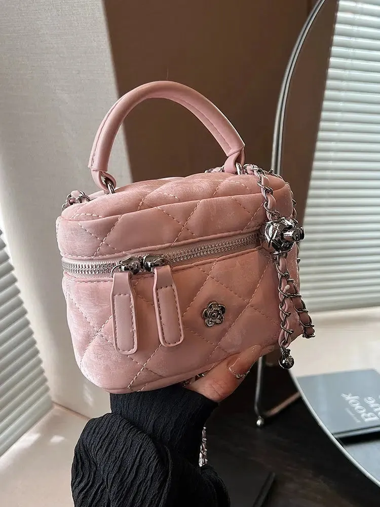 Chain Strap Quilted Bucket Shaped Bag