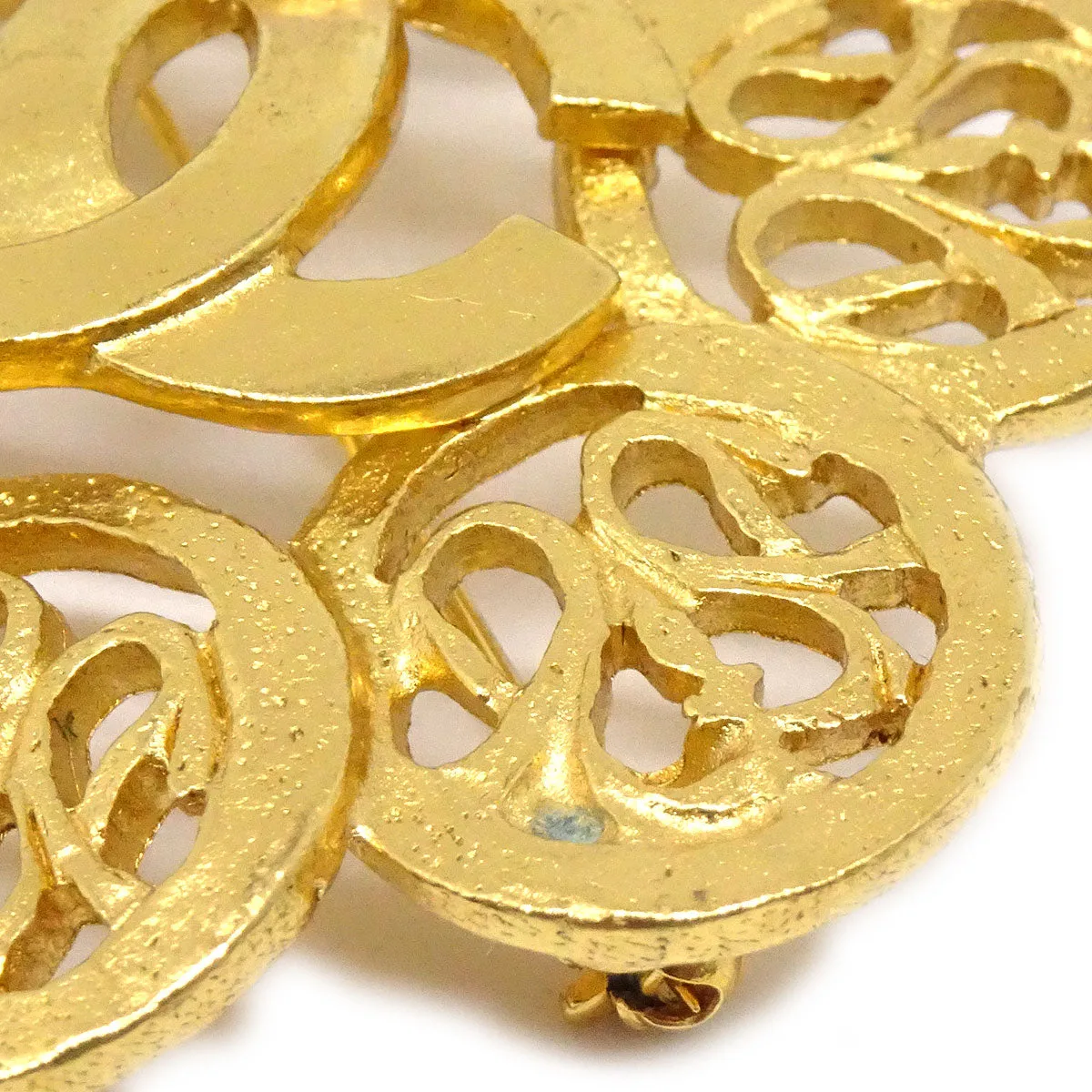 CHANEL 1995 Fretwork Paisley Floral Brooch Gold