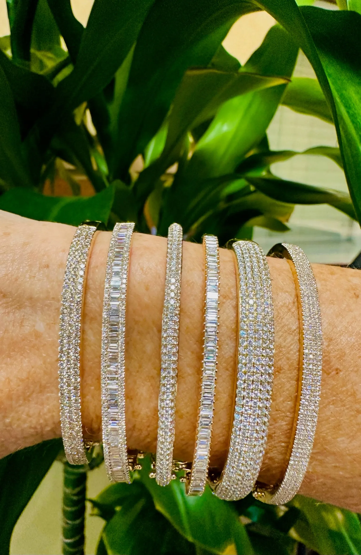 CORA BAGUETTE DIAMOND BANGLE
