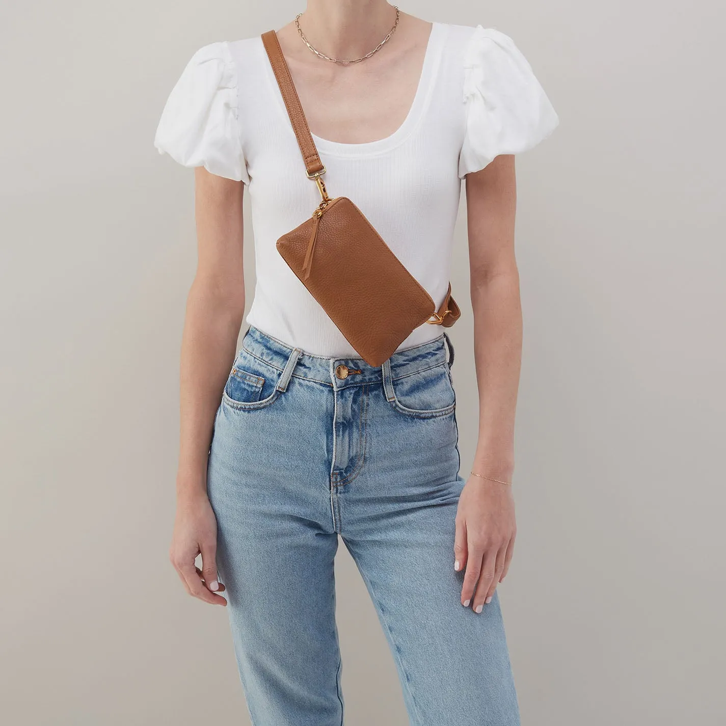 Fern Slim Belt Bag In Pebbled Leather - Warm Honey