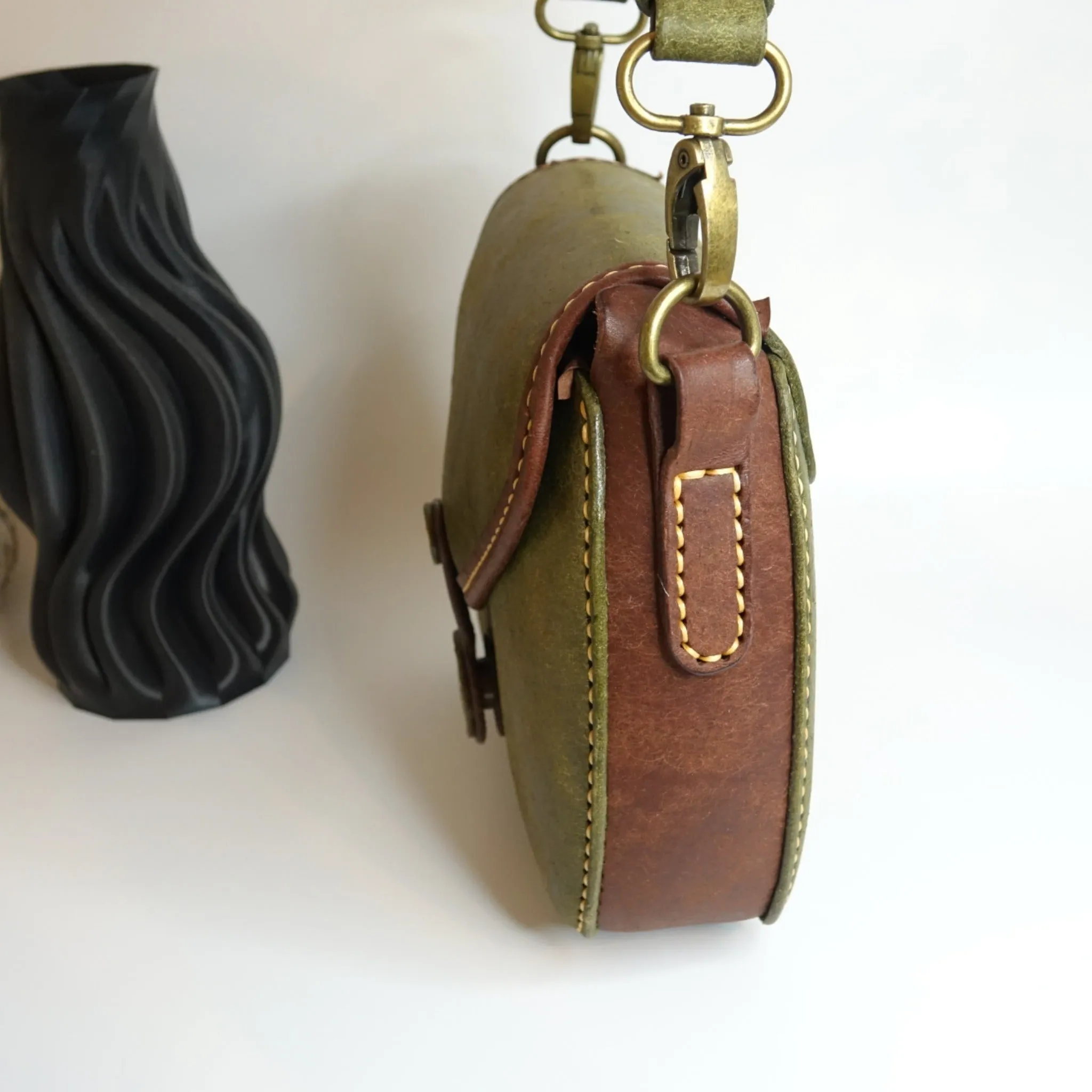 Handmade Lara Leather Handbag with handle