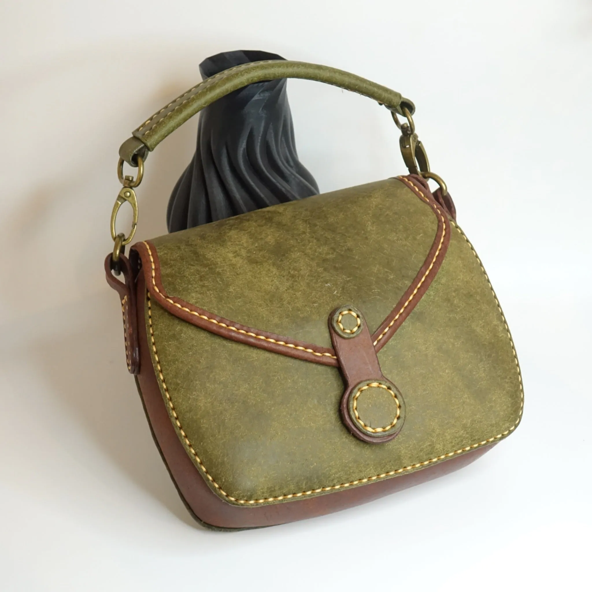 Handmade Lara Leather Handbag with handle