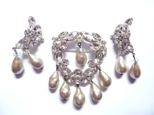 Hattie Carnegie baroque pearl brooch & earring set