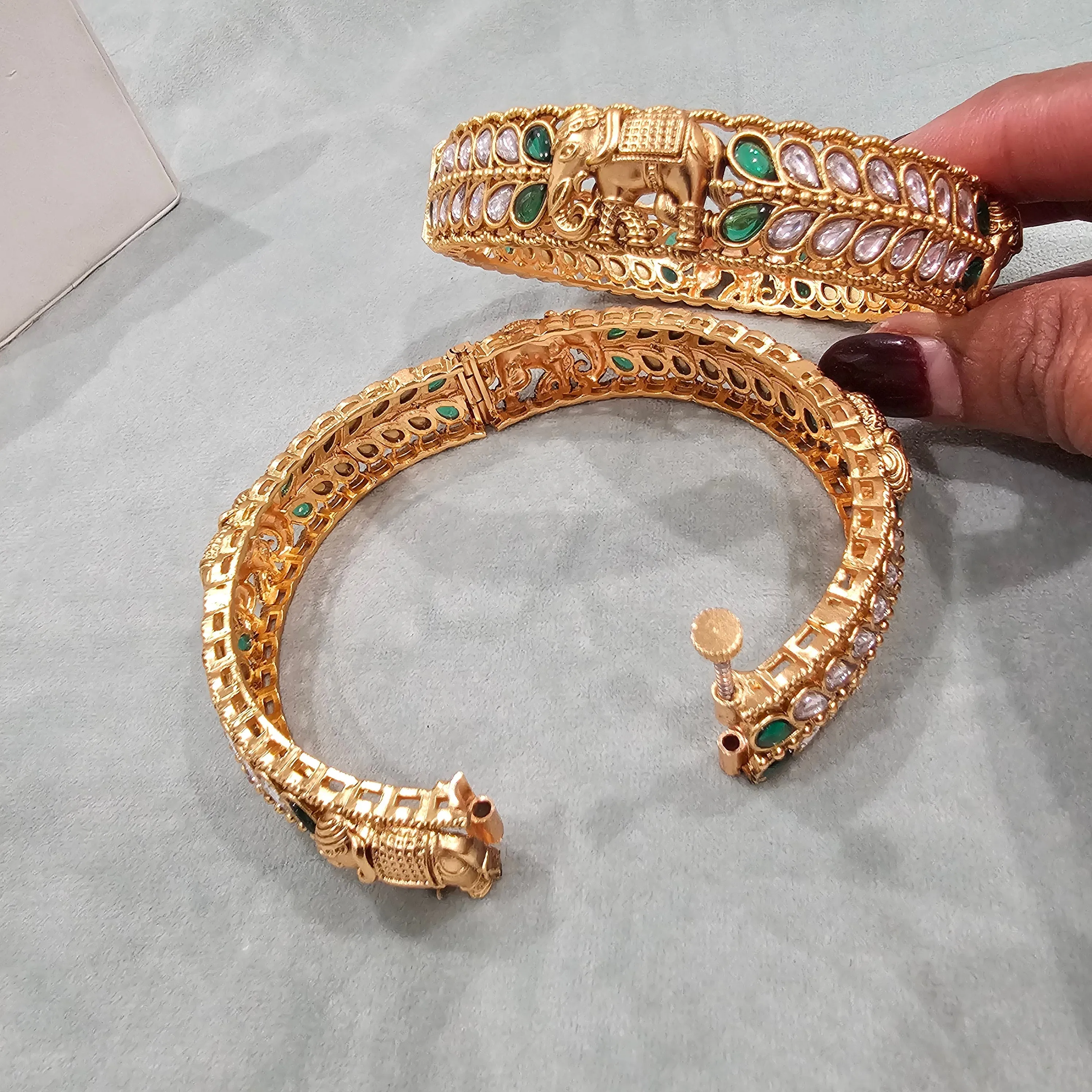 Kundan Bangles