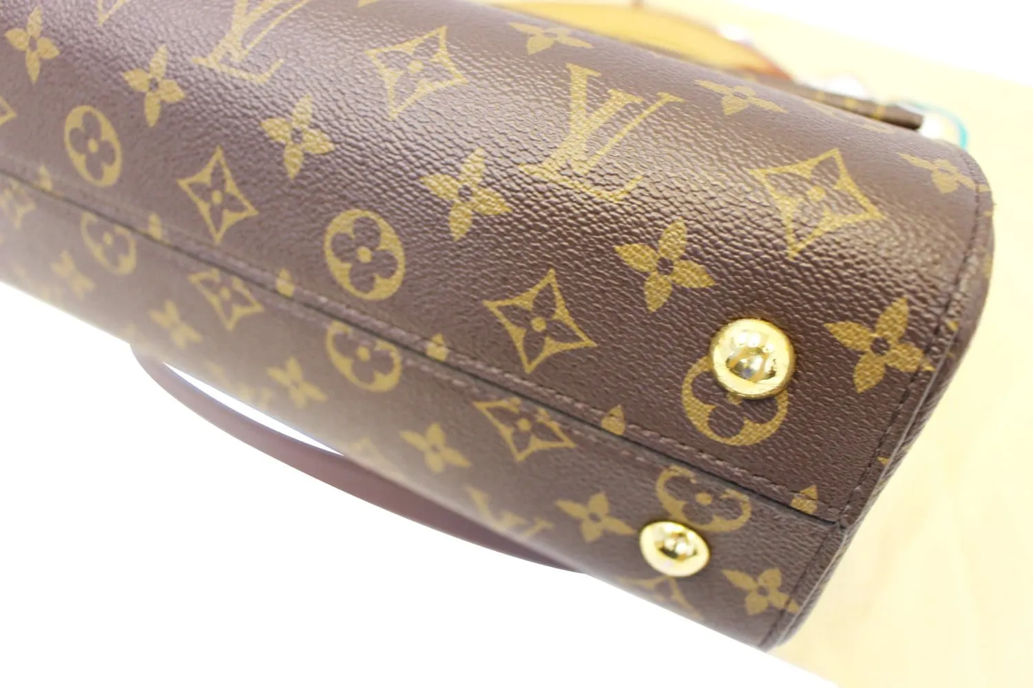 LOUIS VUITTON Monogram Canvas Cluny MM Shoulder Bag