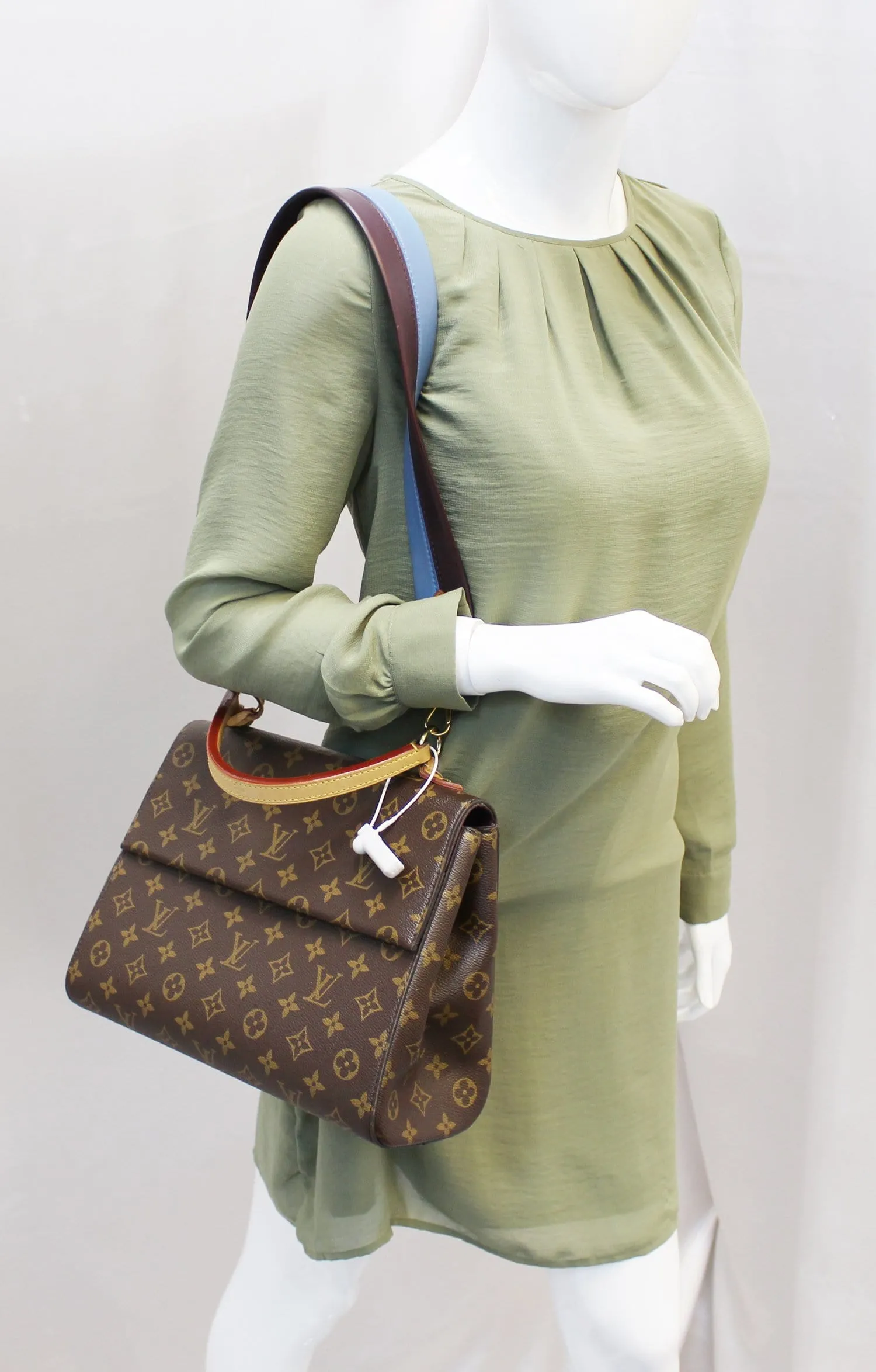 LOUIS VUITTON Monogram Canvas Cluny MM Shoulder Bag