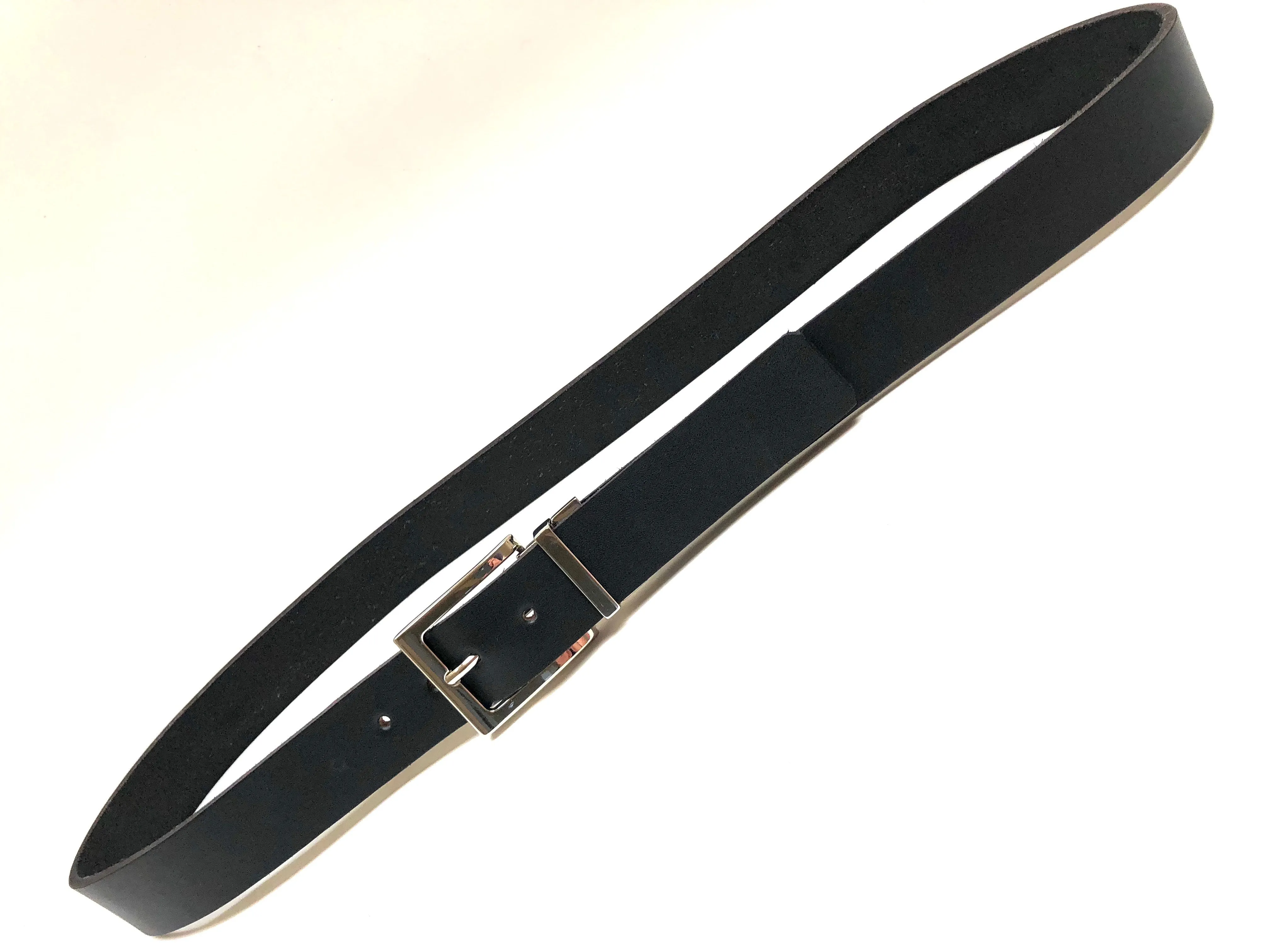 Men's Smooth Black Leather Belt with Silver Tone Buckle 44Z5