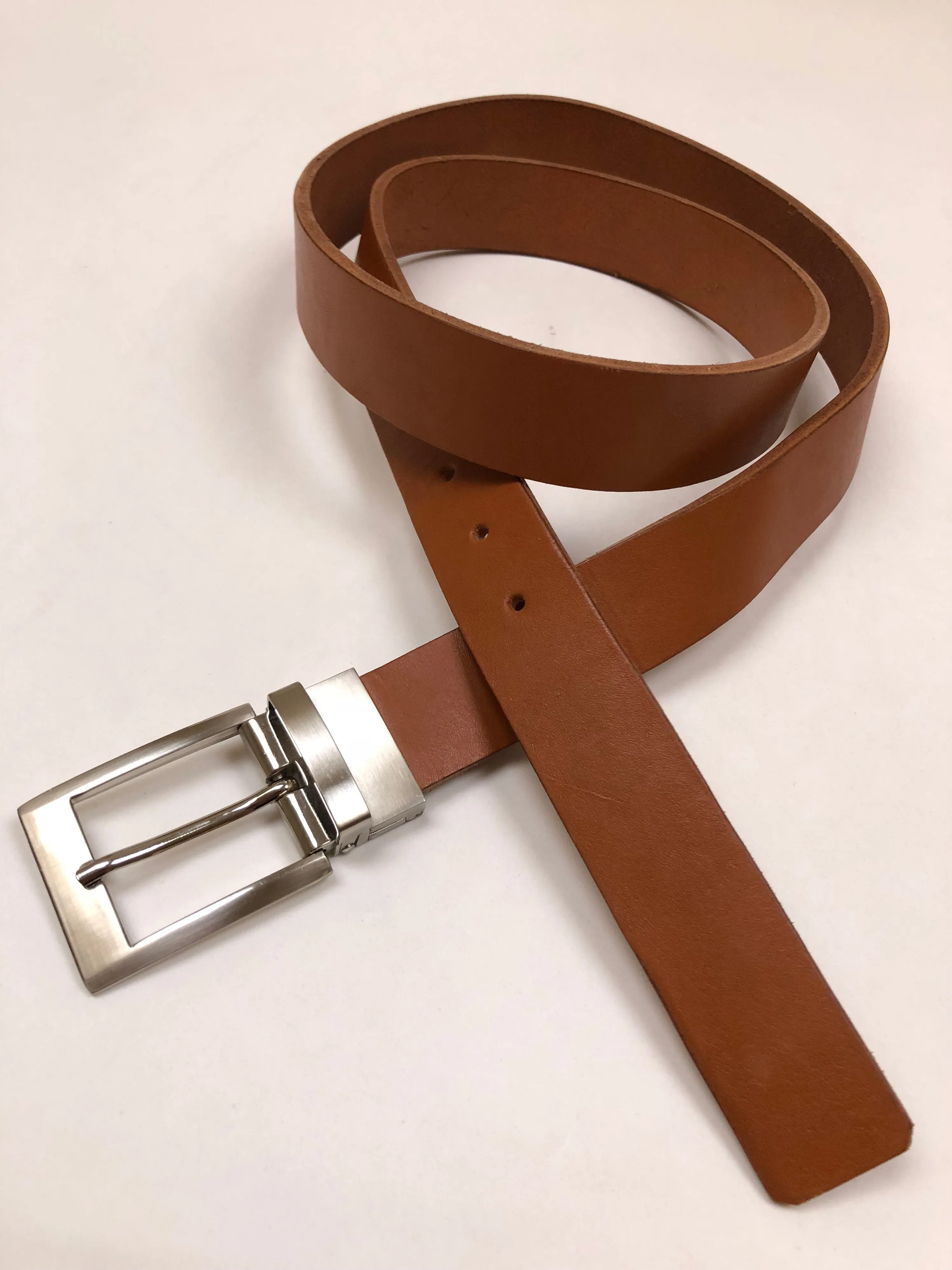 Men's Tan Leather Belt with Silver Tone Buckle 44Z2