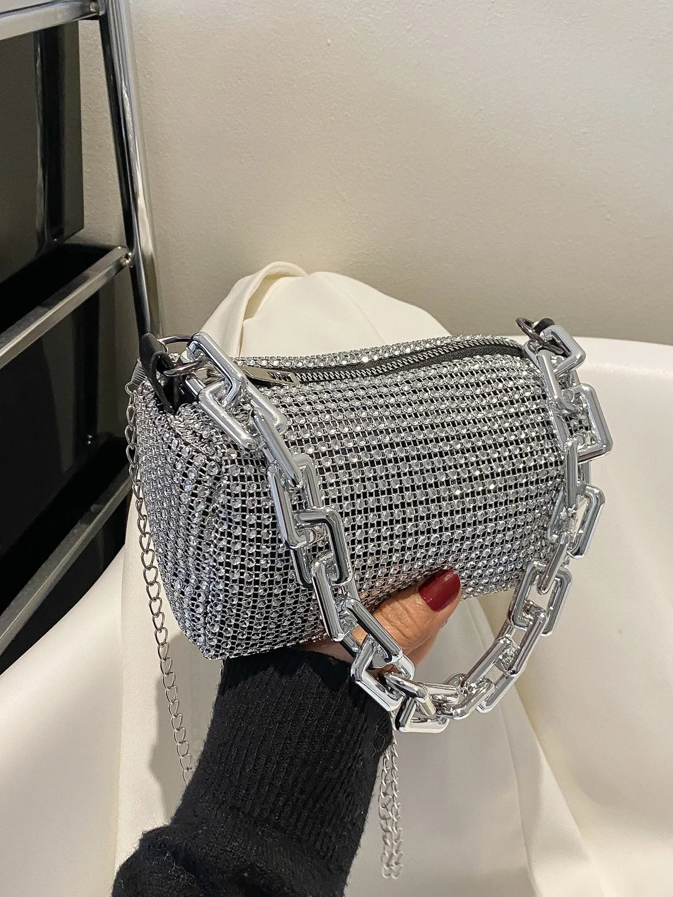 Mini Studded Decor Chain Bucket Bag - 𝘚𝘚²³