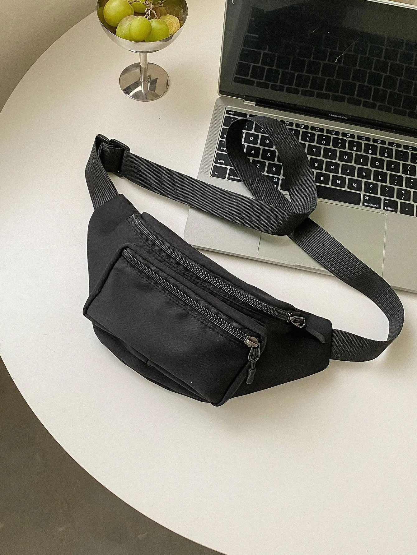 Minimalist Zip Fanny Pack - Black