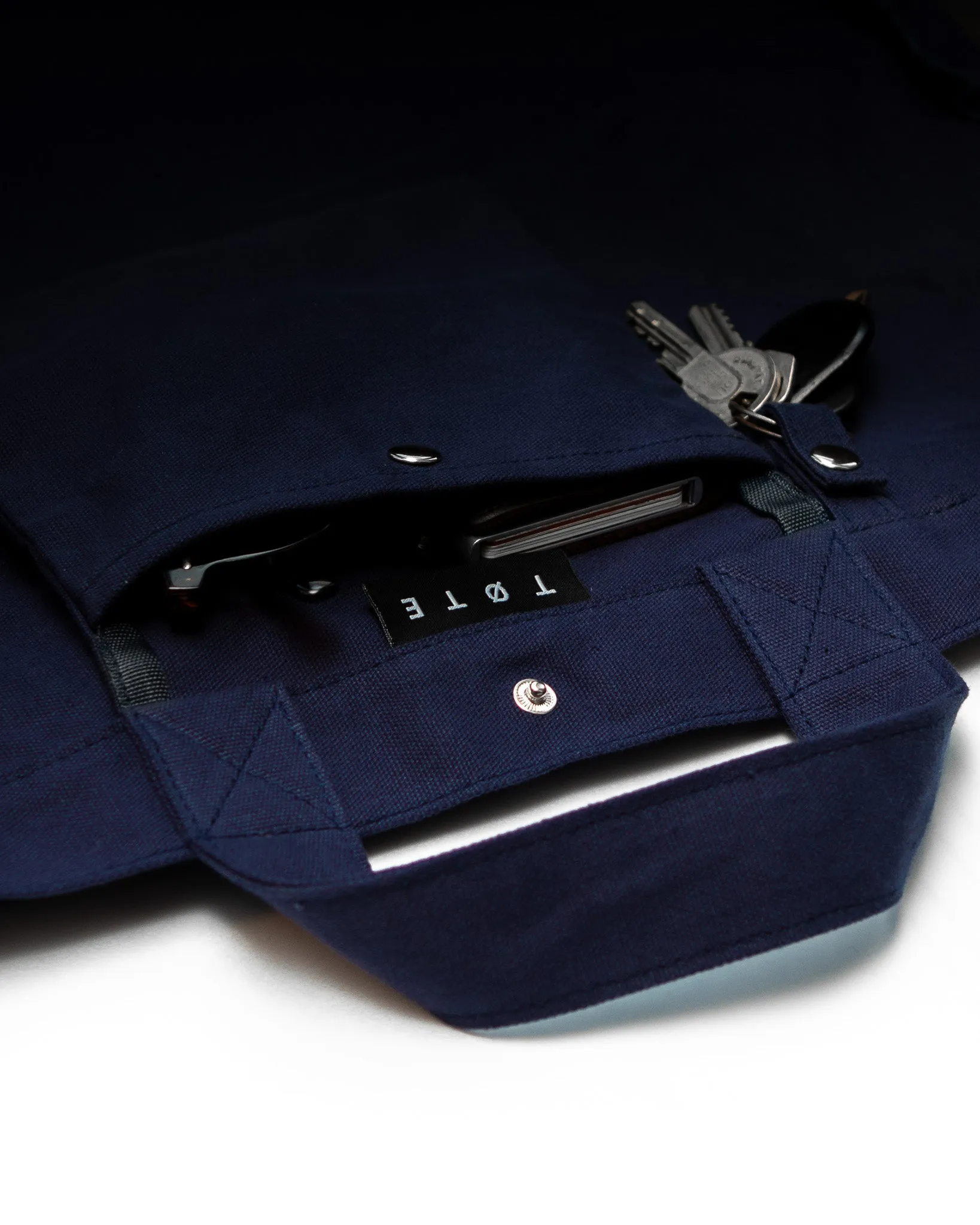 Navy Blue TØTE Shoulderbag
