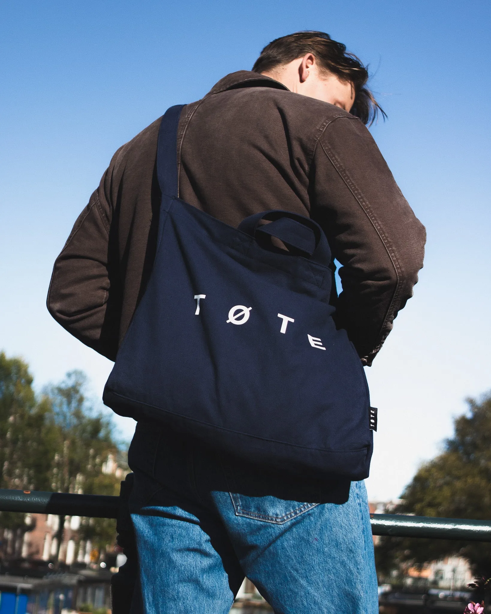 Navy Blue TØTE Shoulderbag