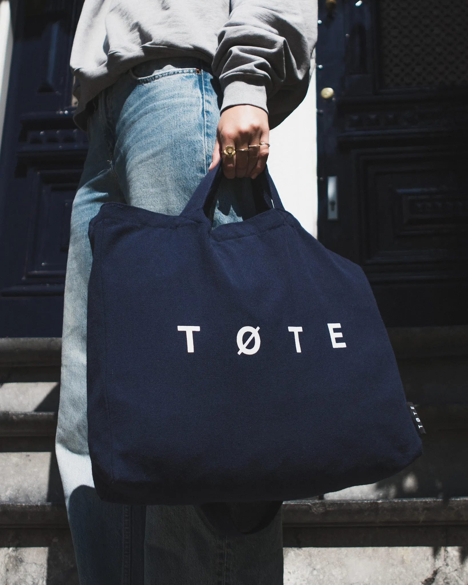 Navy Blue TØTE Shoulderbag