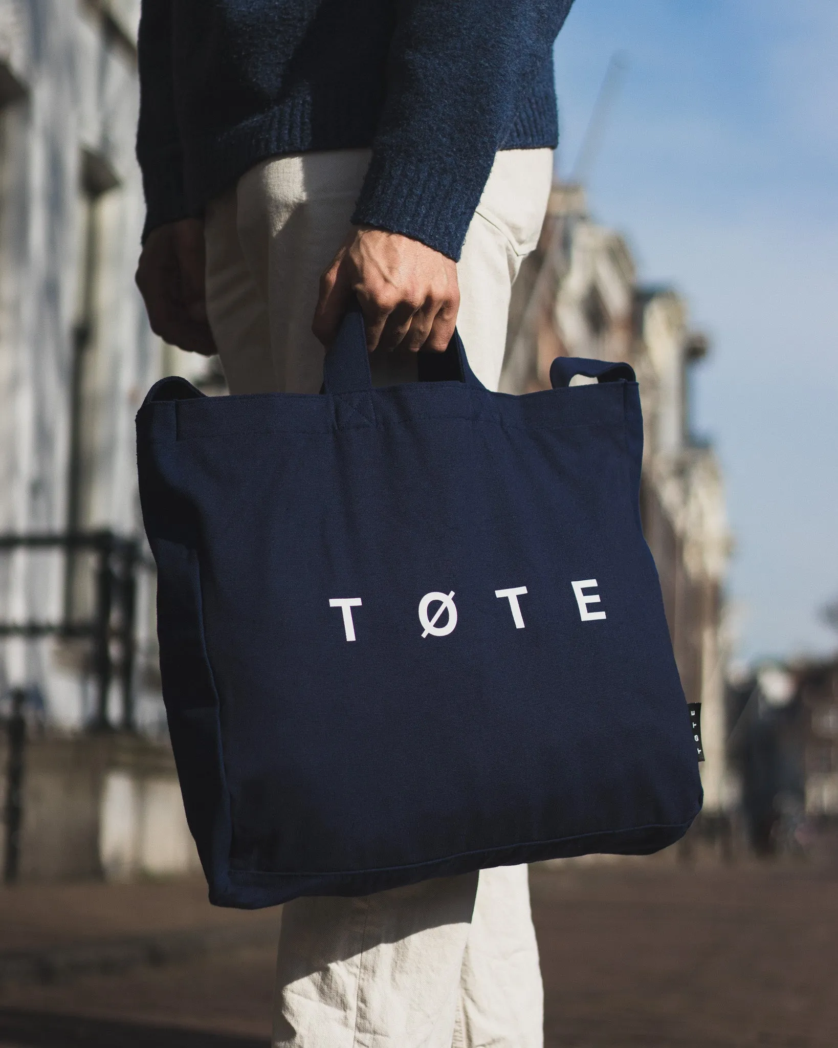 Navy Blue TØTE Shoulderbag