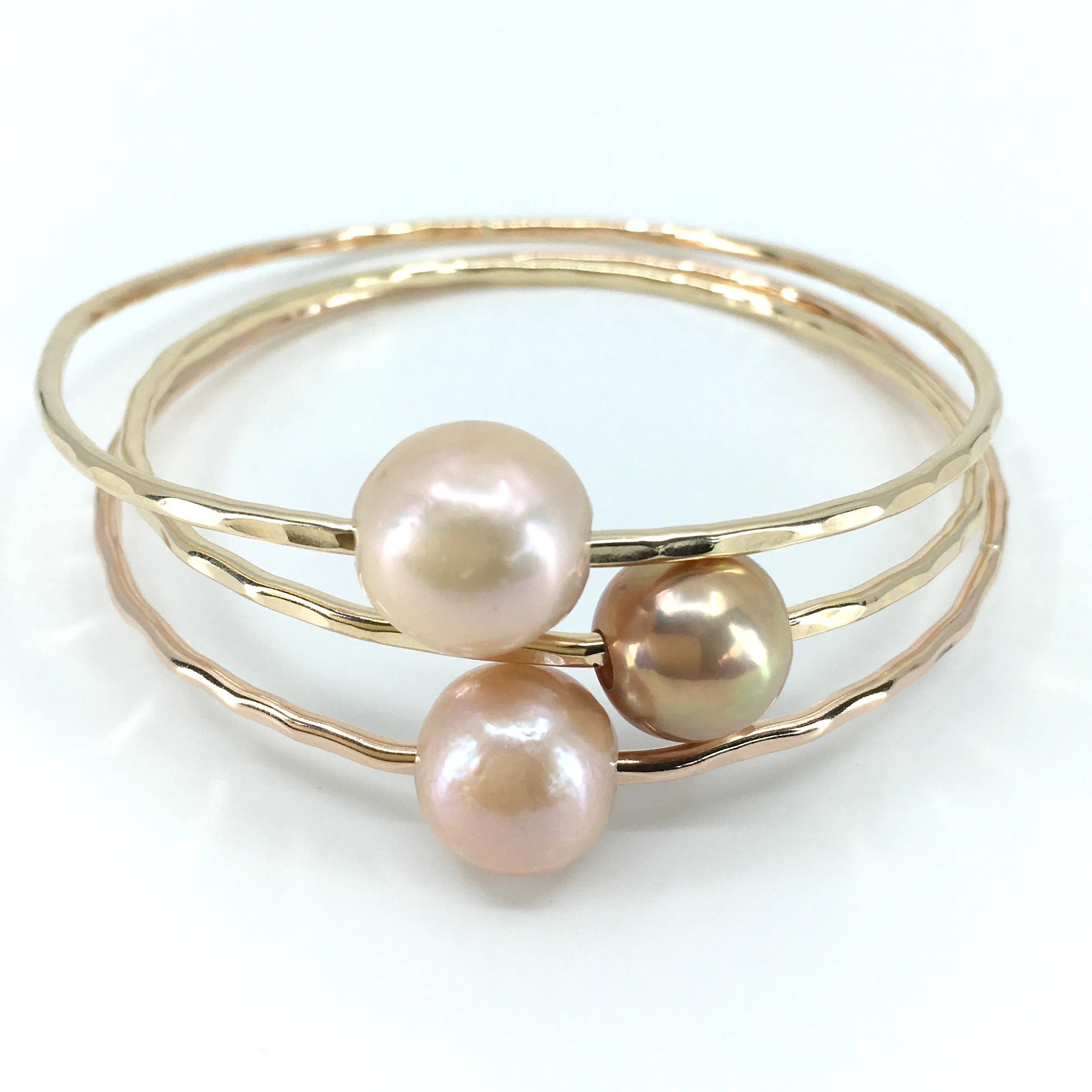 Pink Edison Pearl Hammered Bangle