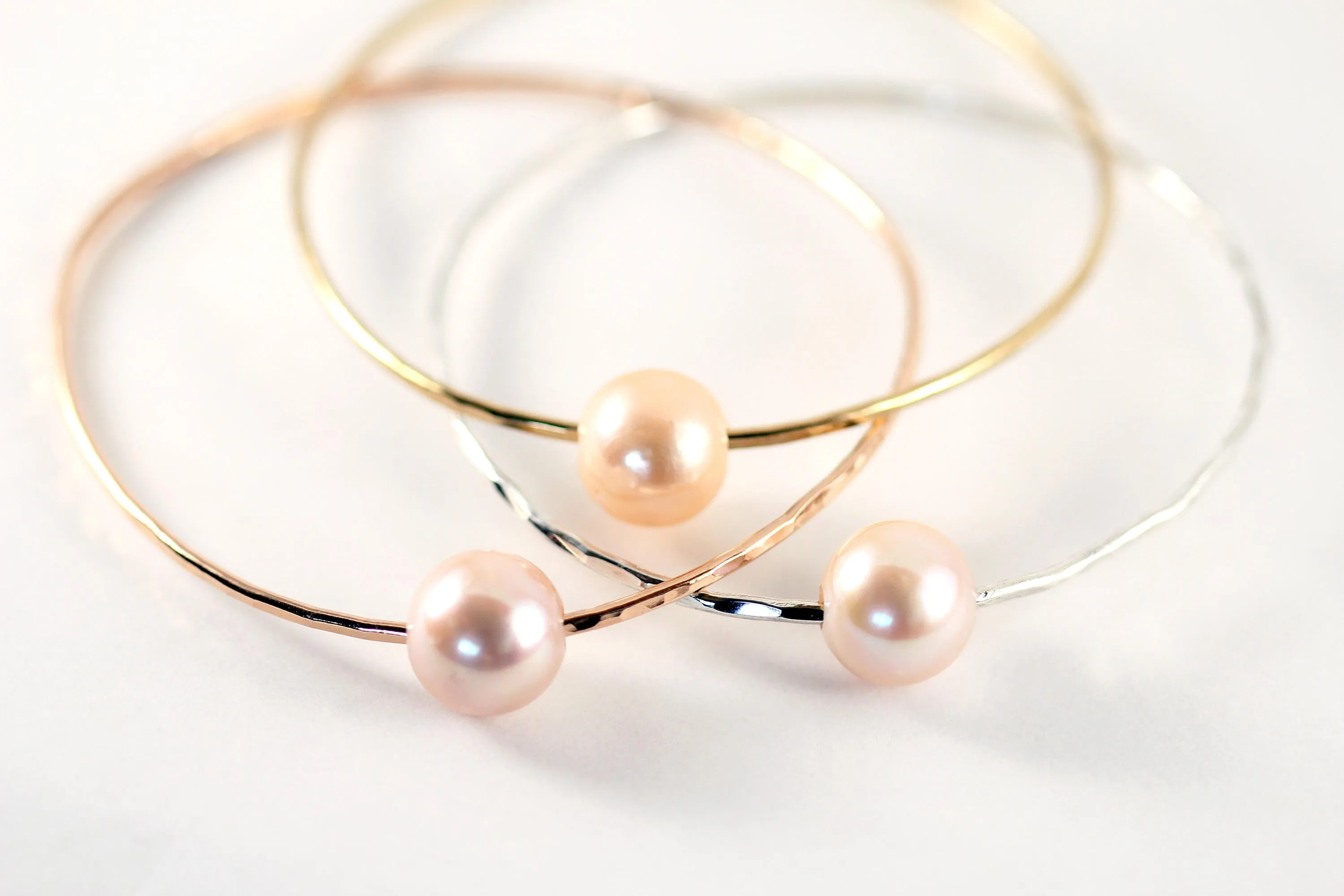 Pink Edison Pearl Hammered Bangle