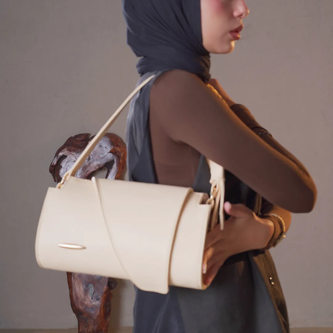Plain Leather Fanny Bag - Beige