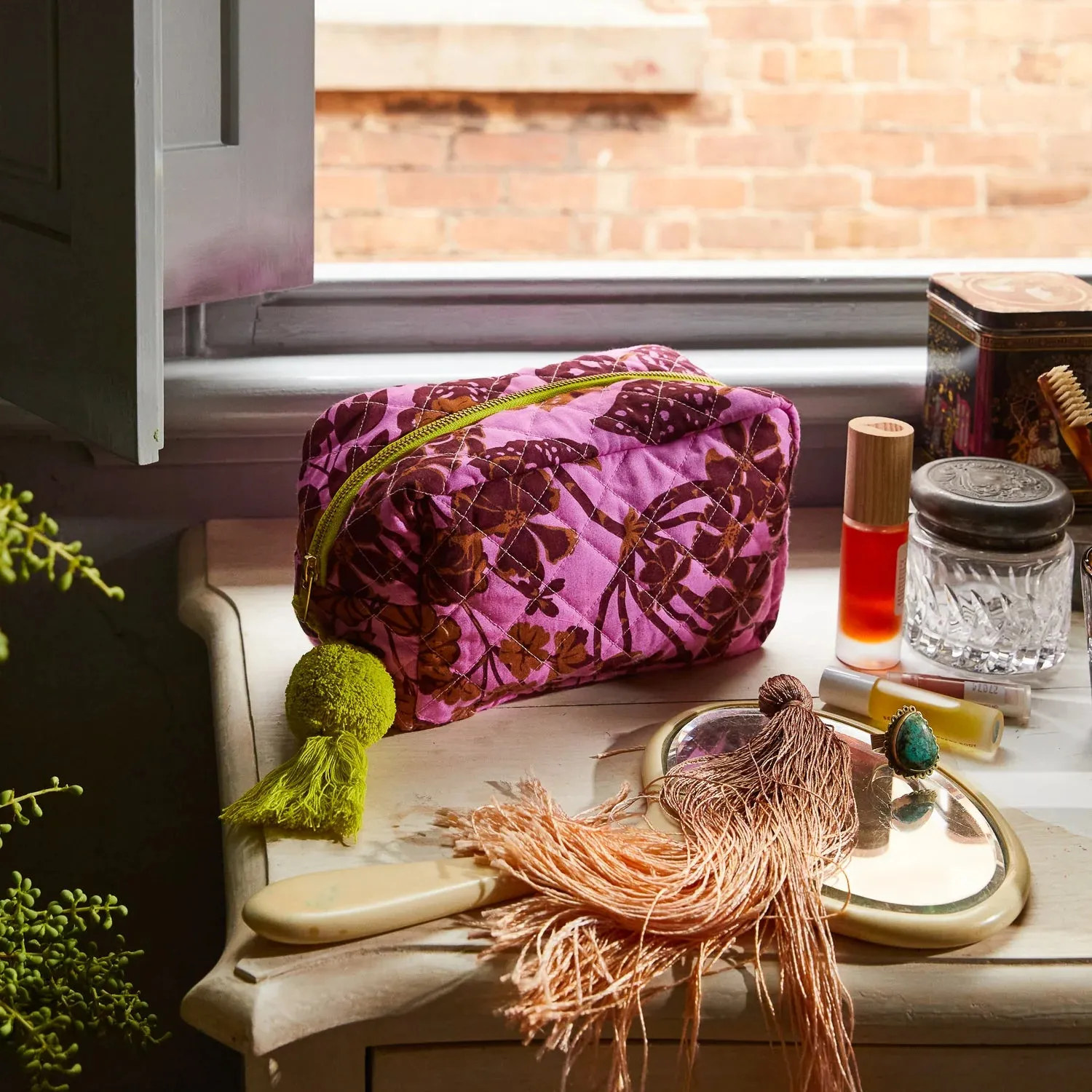 Sage x Clare, Jeanette Beauty Bag
