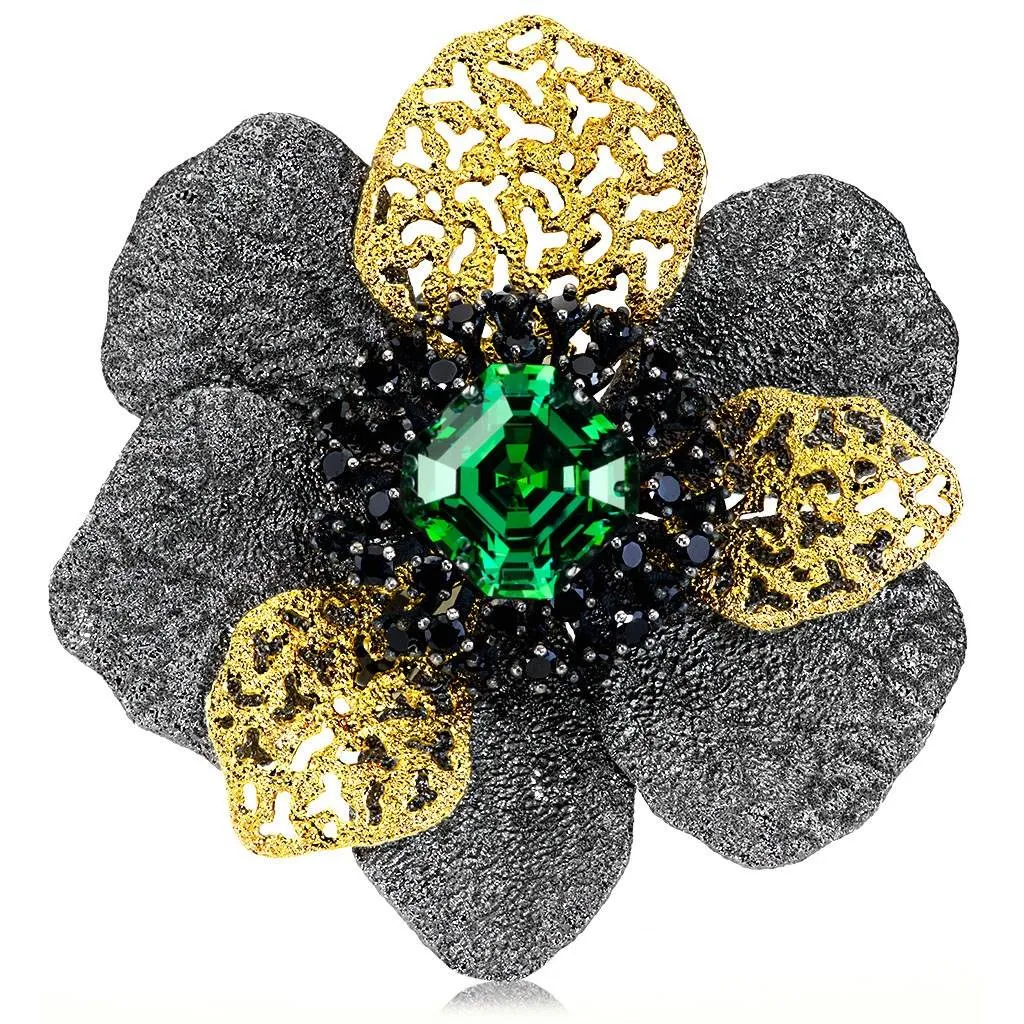 Silver Coronaria Brooch/Pendant with Green Crystal