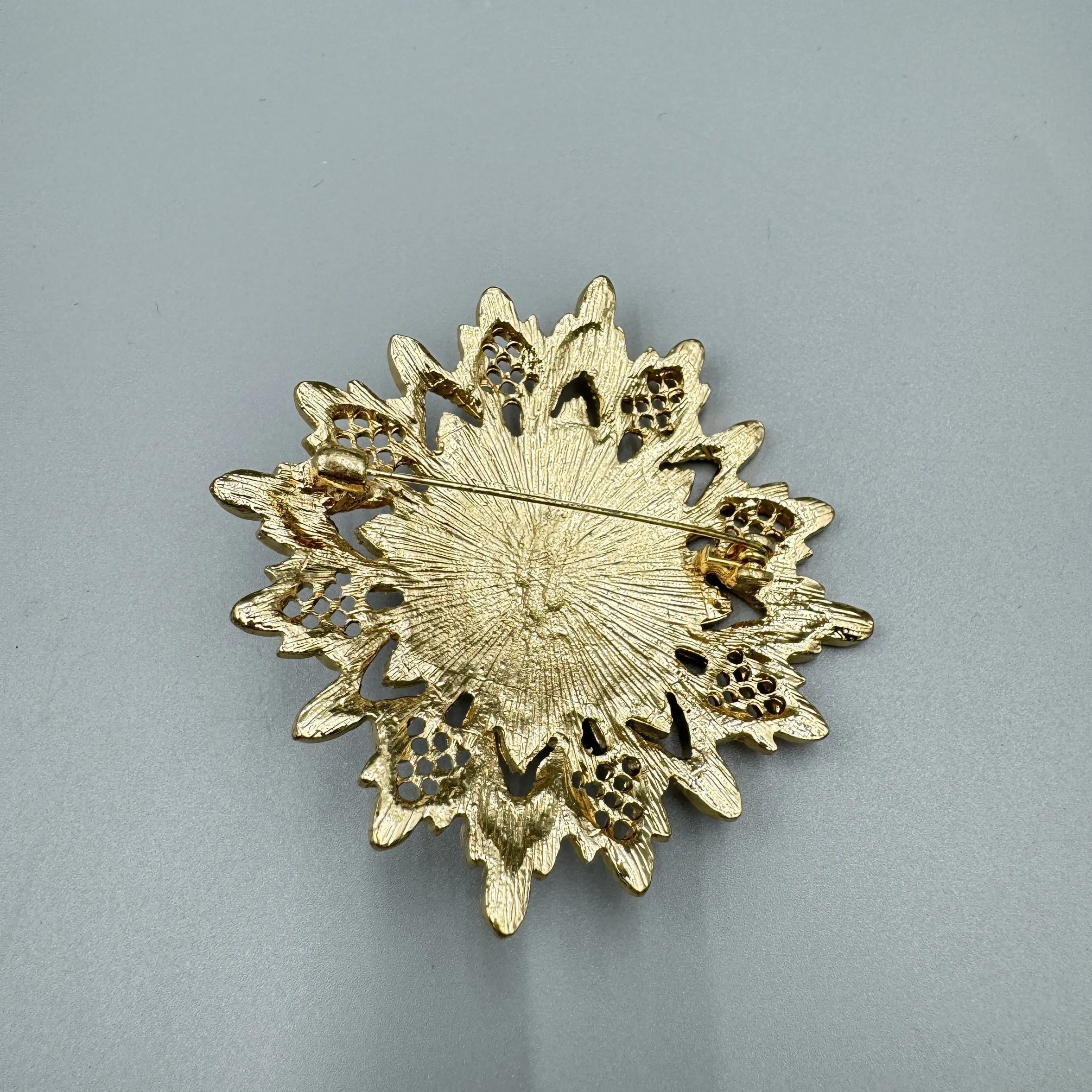 Snowflake Alloy Brooch Pin PA5134