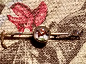 Stock Pin Antique 14 kt Yellow Gold with Reverse Carved Crystal Cabochon of Fox Hunter