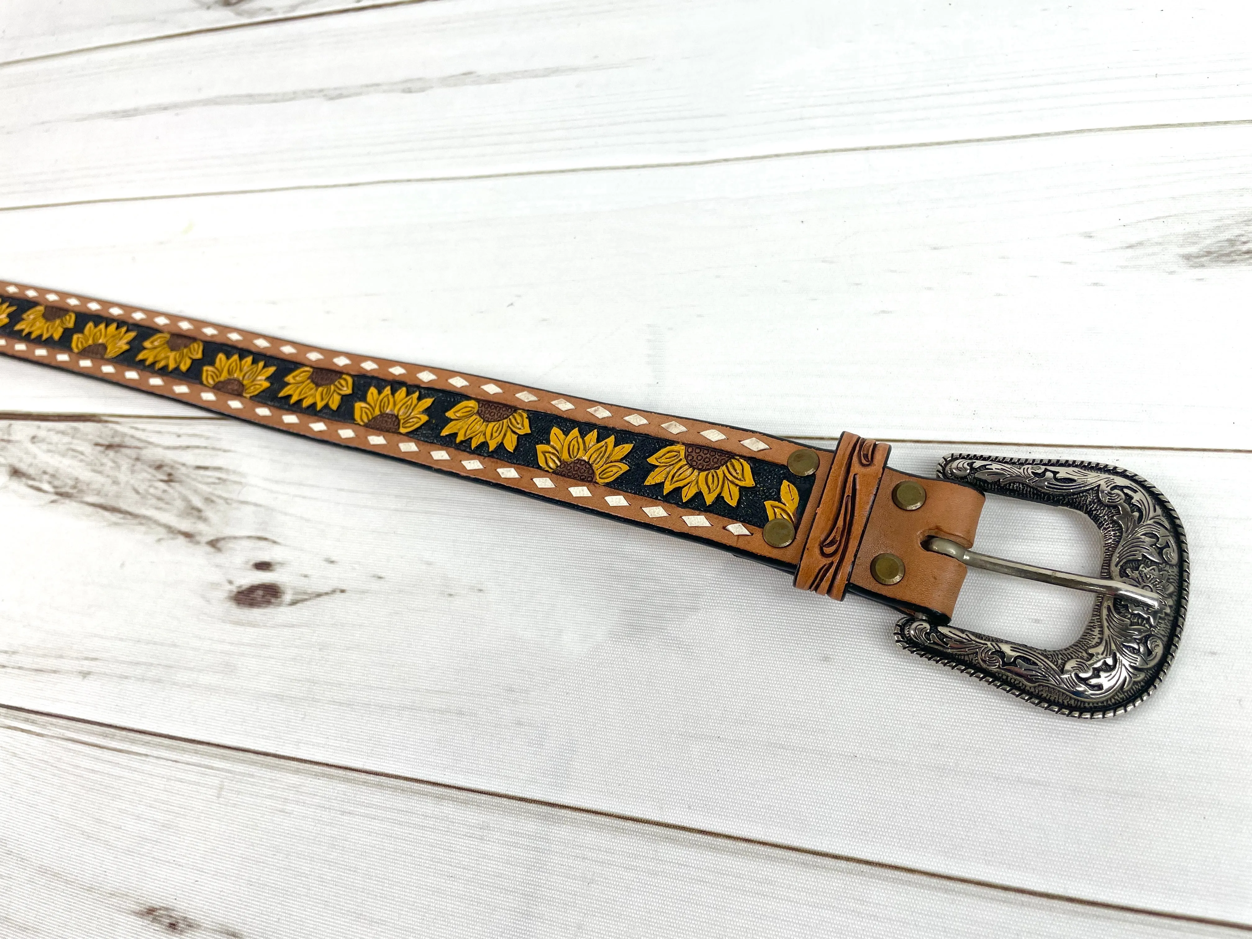 Sunflower White Buckstitch Leather Woman’s Belt