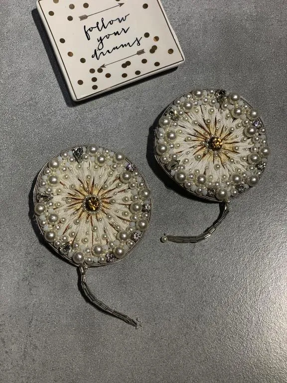 the dandy dandelion brooch