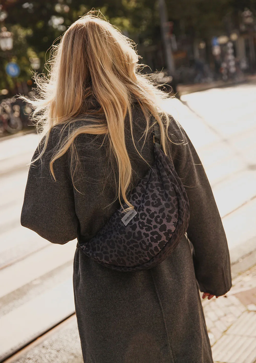 Umhängetasche 'Puffy Adult Fanny Pack' Antra Leopard