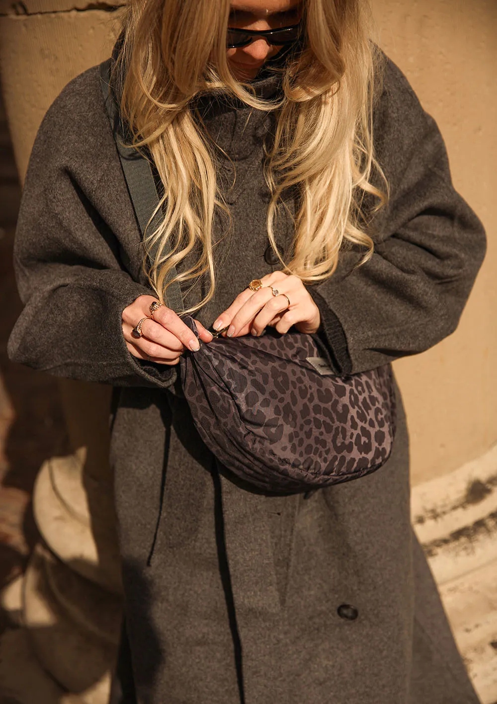 Umhängetasche 'Puffy Adult Fanny Pack' Antra Leopard