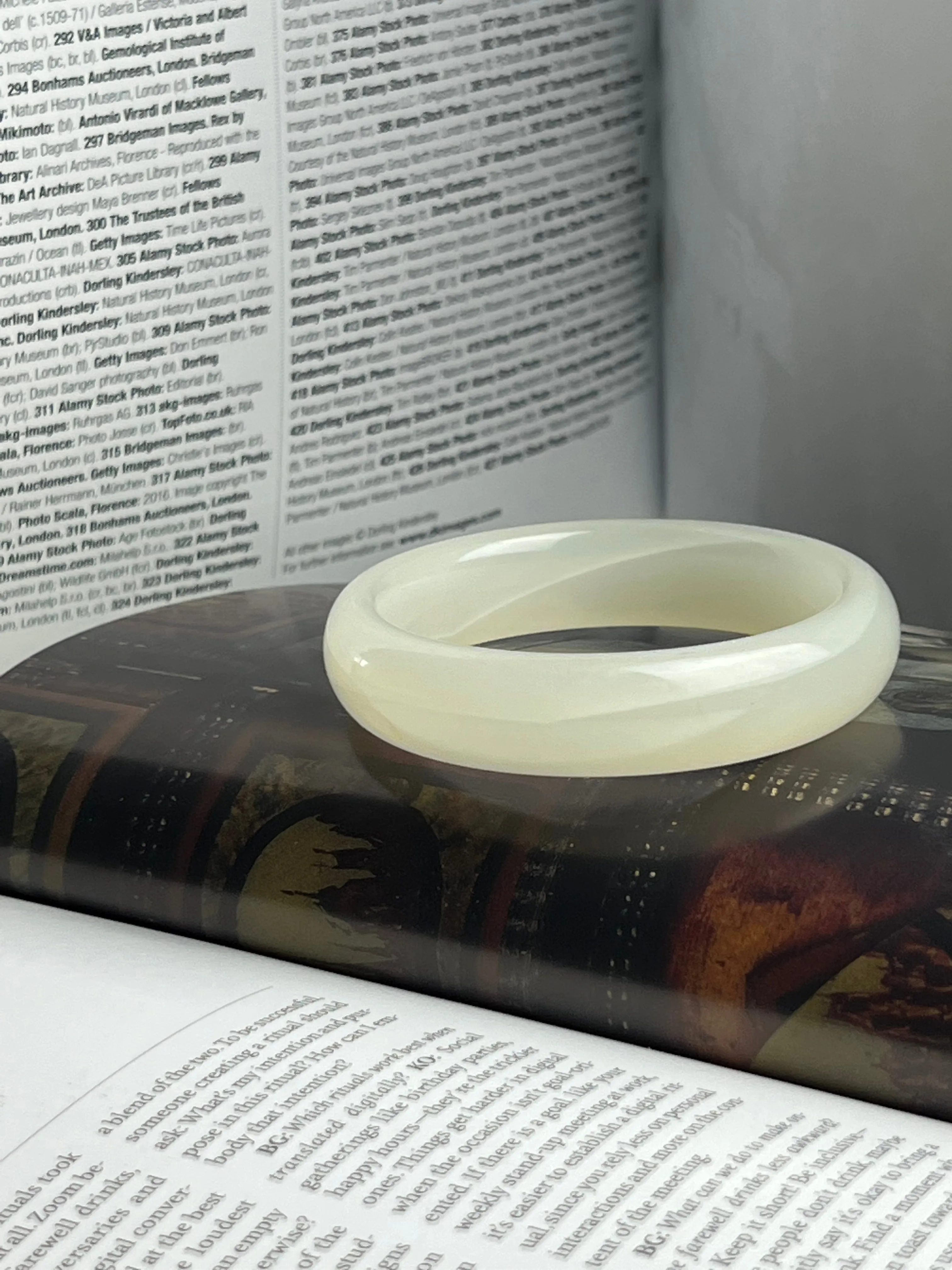 Untreated Cream Natural Serpentine Jade Bangle