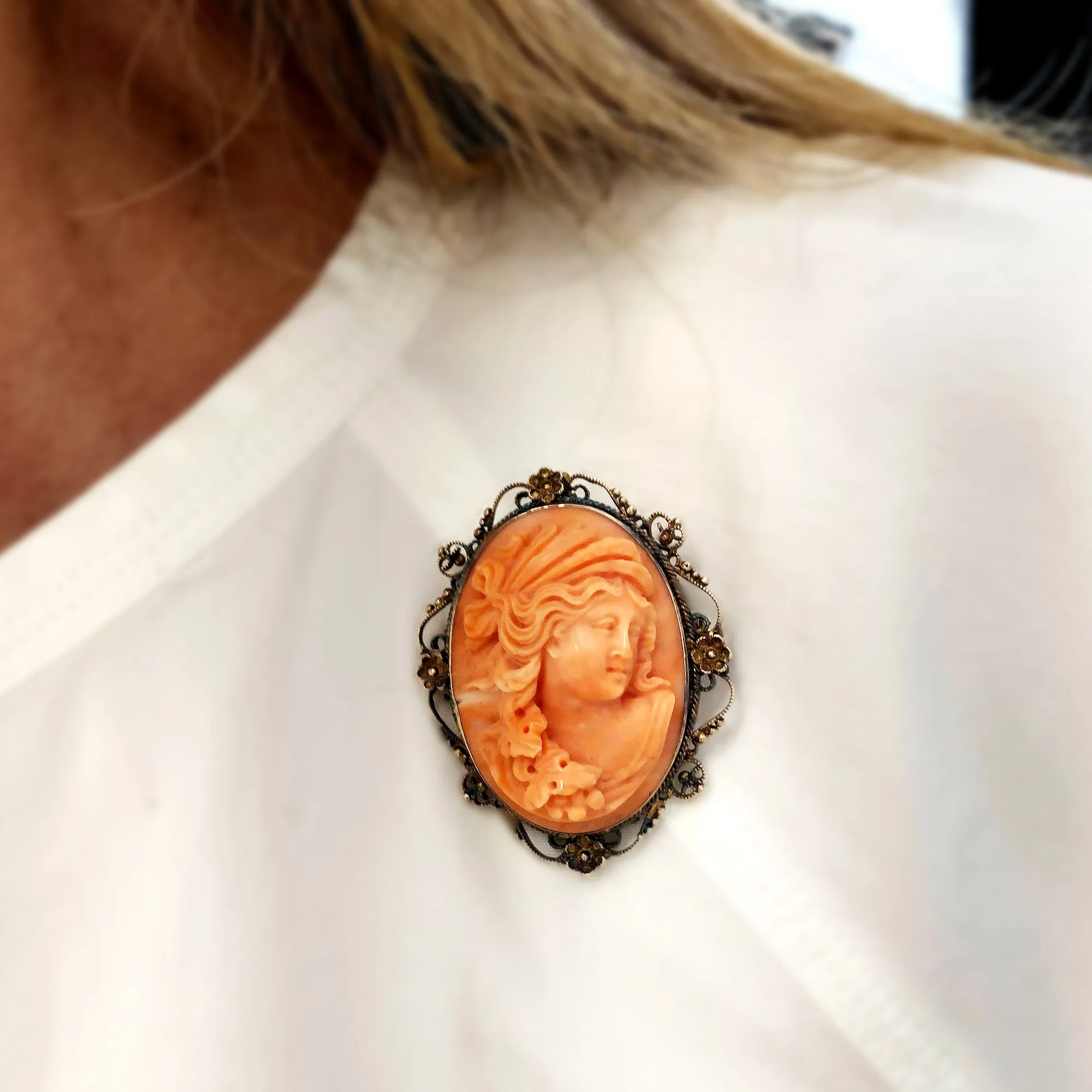 Victorian Coral Cameo Brooch/Pendant, CA 1900