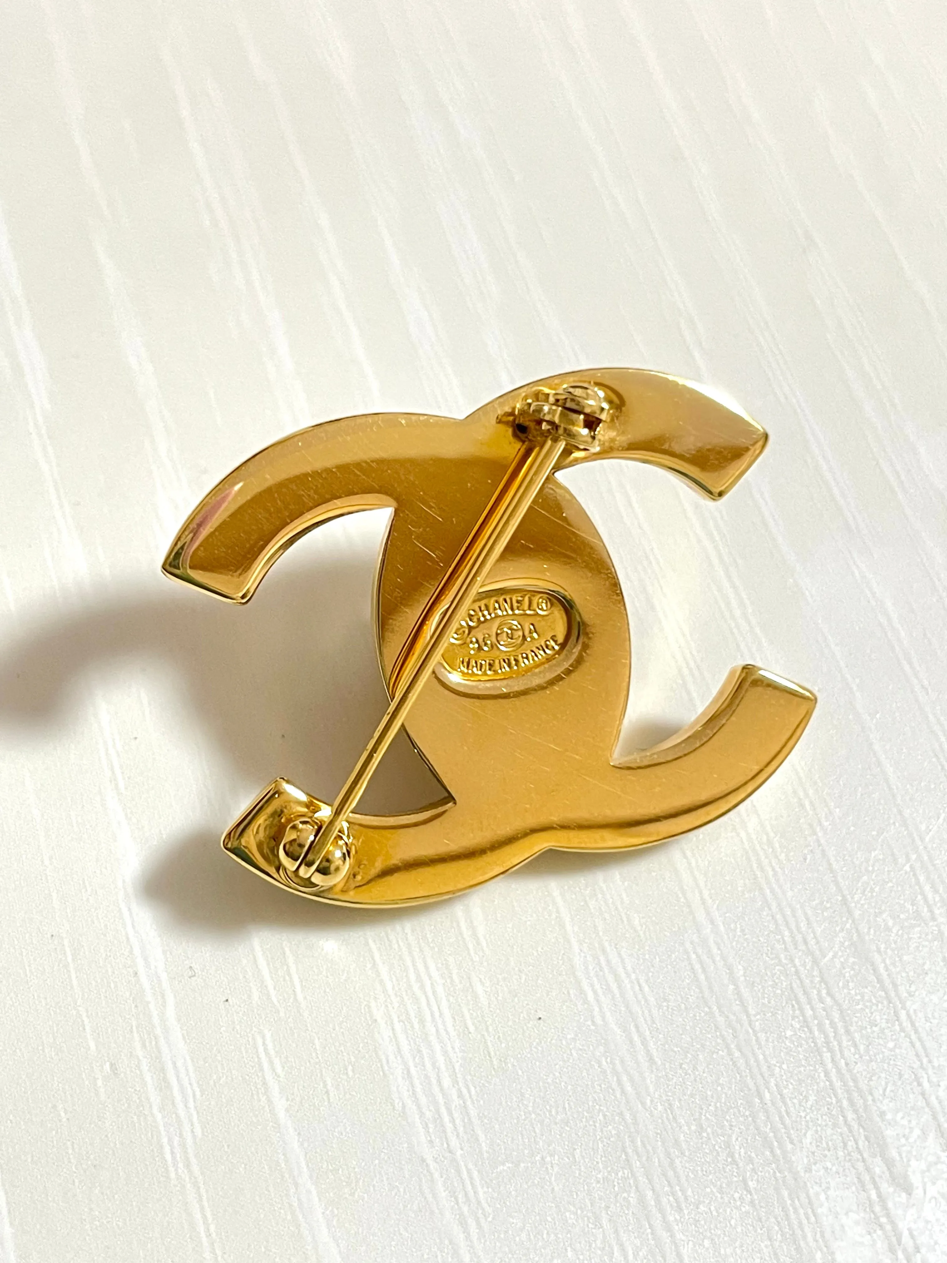 Vintage CHANEL golden turn lock CC pin brooch with crystals. Very classic and popular jewelry. Coco mark brooch. 0411251