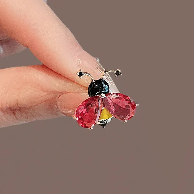 XSB136 - Crystal Cute Bee Brooch